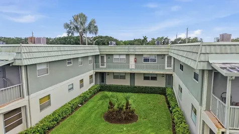 284 Flanders F Delray Beach FL 33484