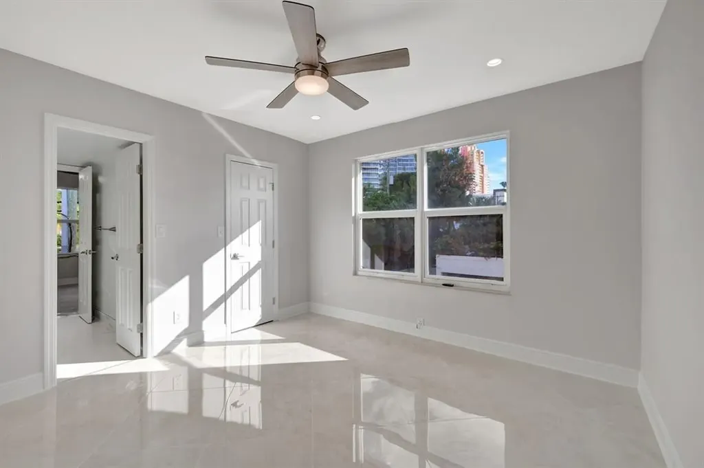 2400 NE 33rd Avenue Fort Lauderdale FL 33305