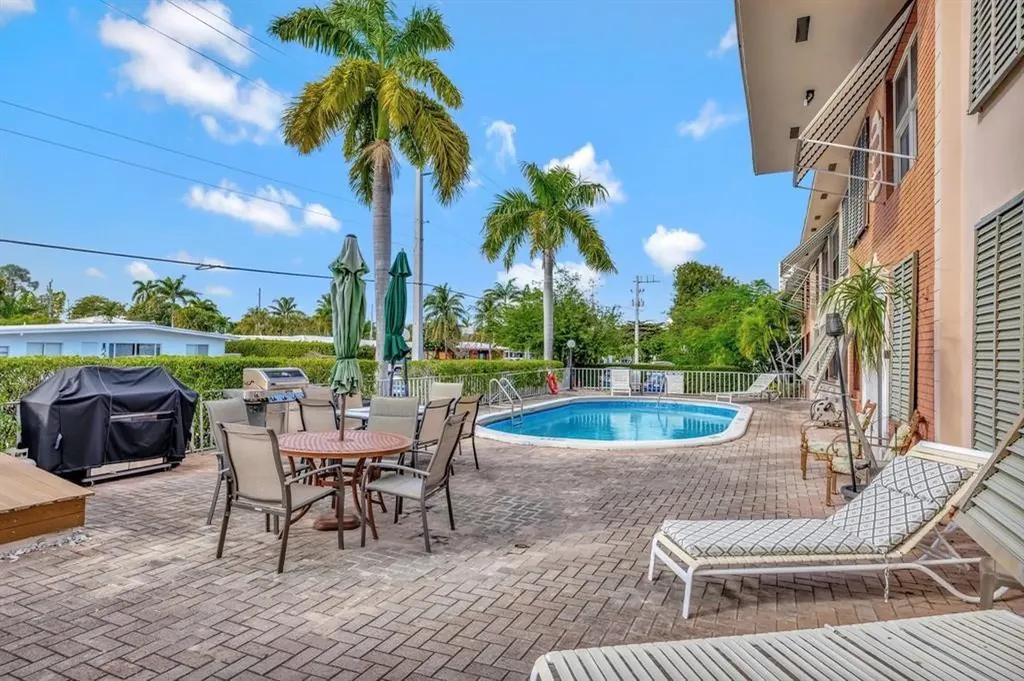 2400 NE 33rd Avenue Fort Lauderdale FL 33305