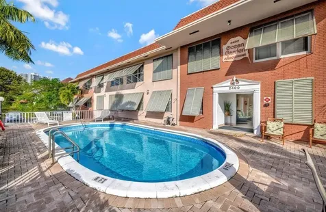 2400 NE 33rd Avenue Fort Lauderdale FL 33305