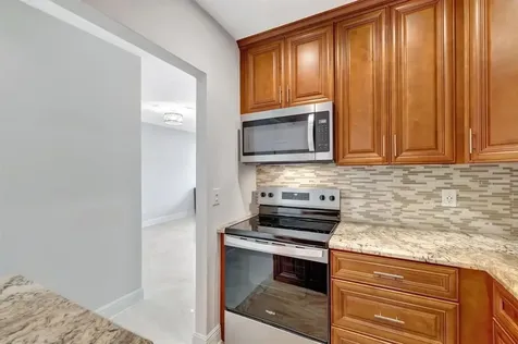 2400 NE 33rd Avenue Fort Lauderdale FL 33305