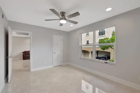 2400 NE 33rd Avenue Fort Lauderdale FL 33305