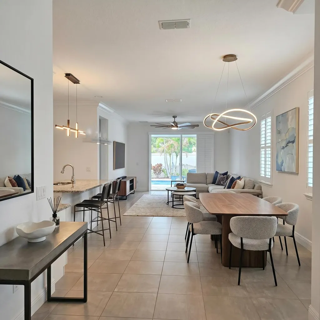 232 SE Via Visconti Port St Lucie FL 34952