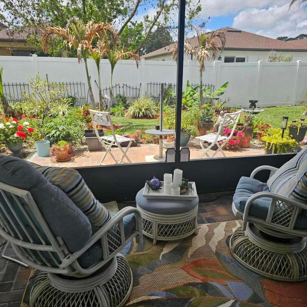 232 SE Via Visconti Port St Lucie FL 34952