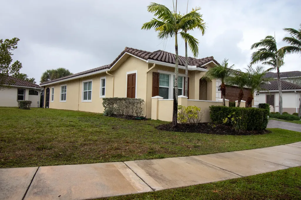 8253 NW 118th Way NW Parkland FL 33076