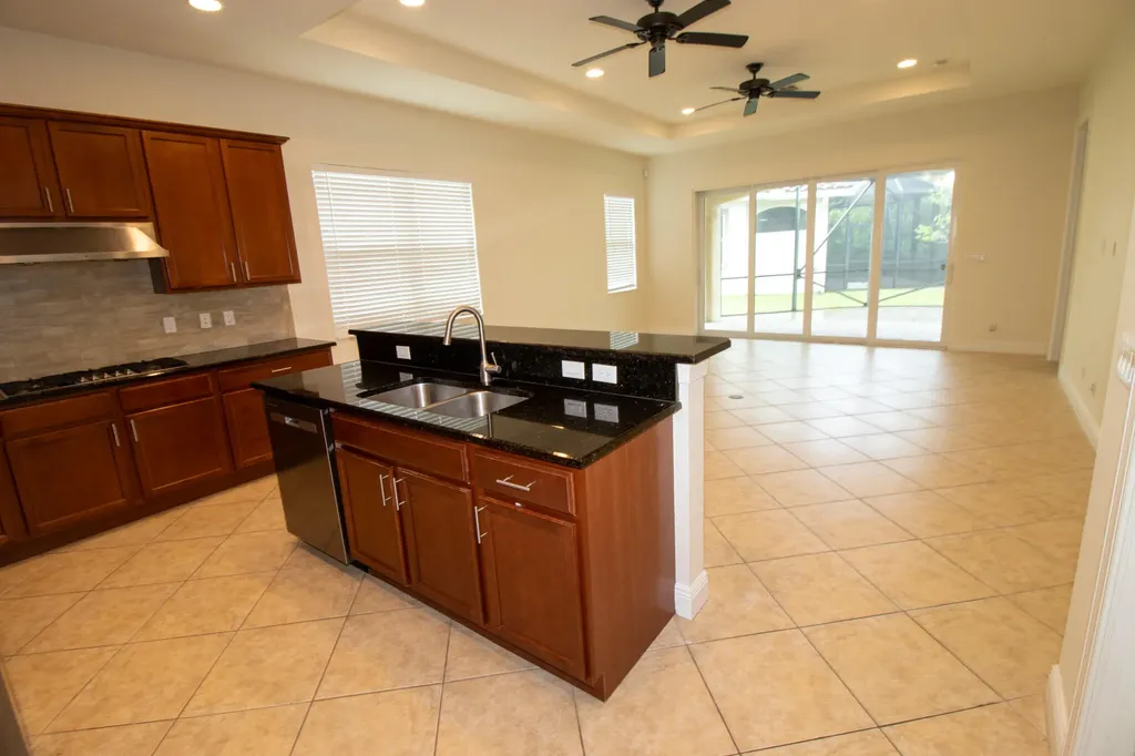8253 NW 118th Way NW Parkland FL 33076