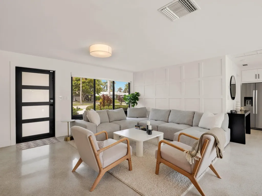 2751 NE 53rd Street Lighthouse Point FL 33064