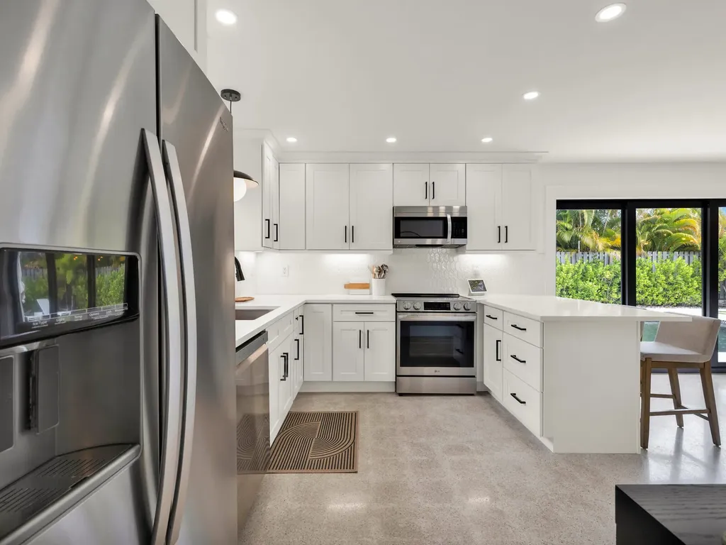 2751 NE 53rd Street Lighthouse Point FL 33064