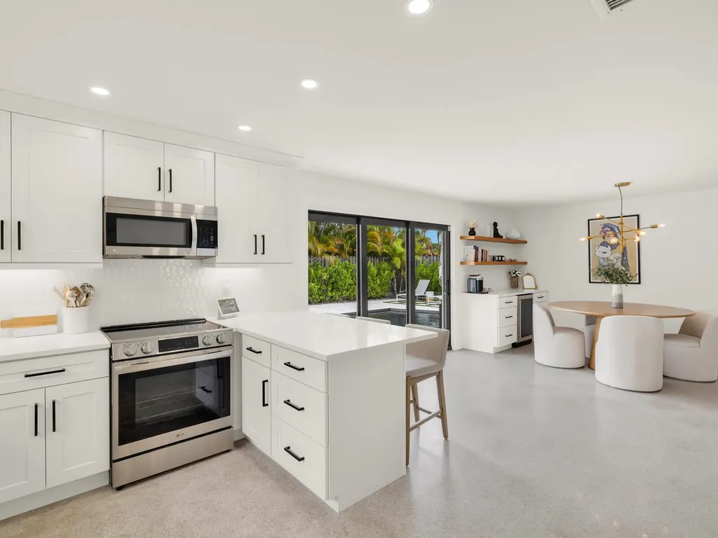 2751 NE 53rd Street Lighthouse Point FL 33064