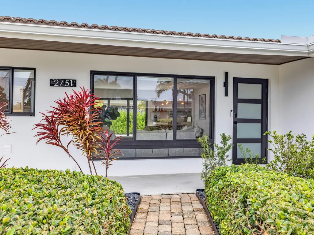 2751 NE 53rd Street Lighthouse Point FL 33064