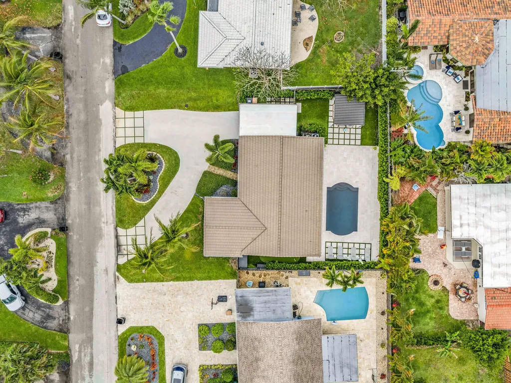 2751 NE 53rd Street Lighthouse Point FL 33064