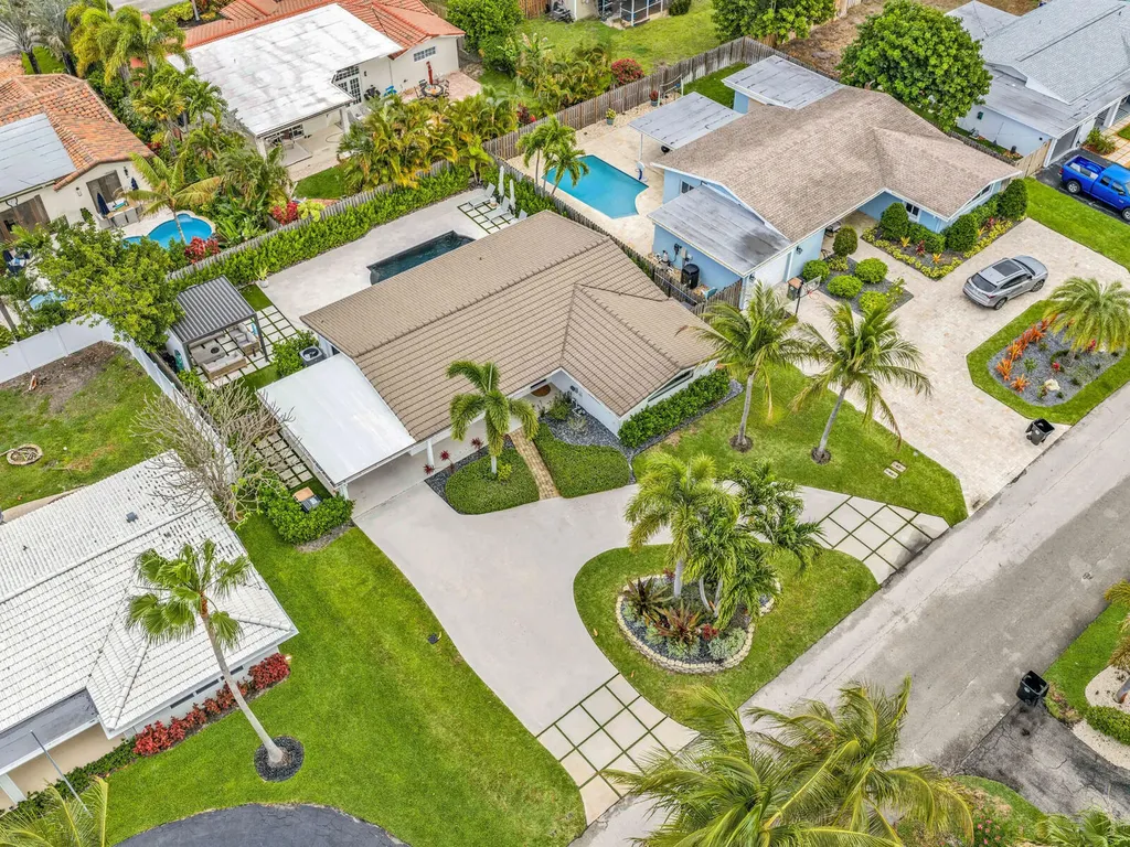 2751 NE 53rd Street Lighthouse Point FL 33064