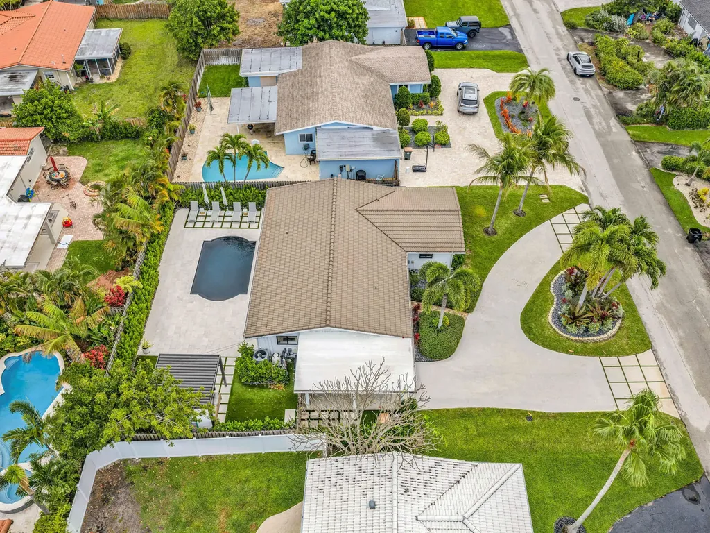 2751 NE 53rd Street Lighthouse Point FL 33064