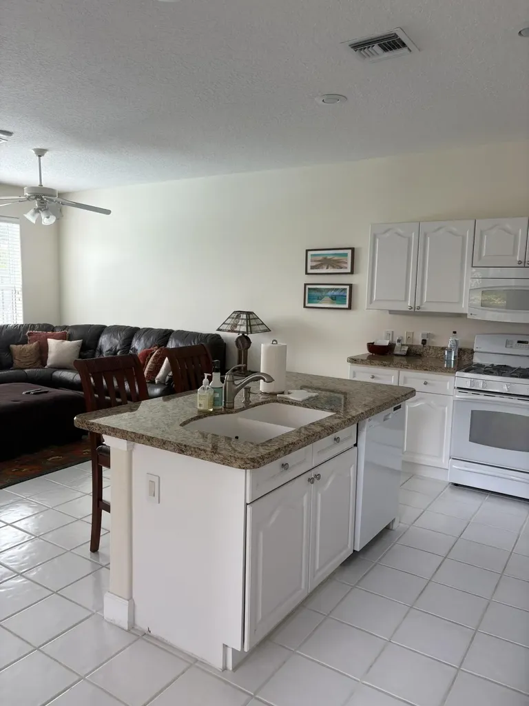 927 Augusta Pointe Drive Palm Beach Gardens FL 33418