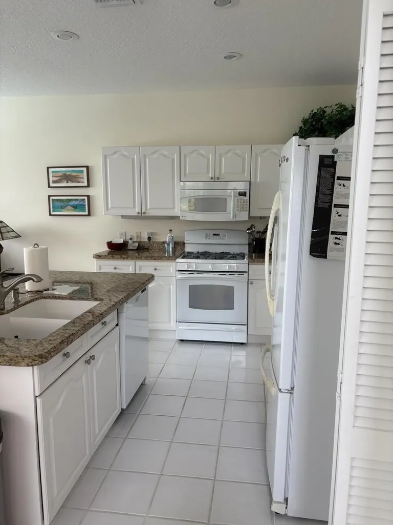927 Augusta Pointe Drive Palm Beach Gardens FL 33418