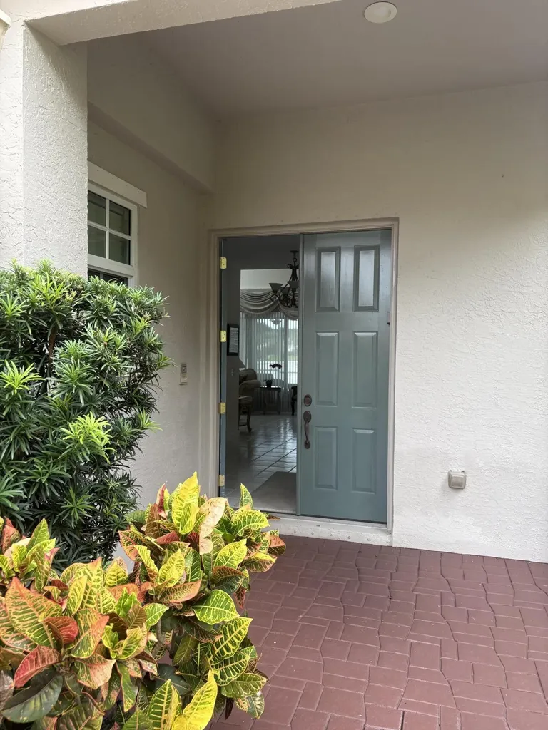 927 Augusta Pointe Drive Palm Beach Gardens FL 33418