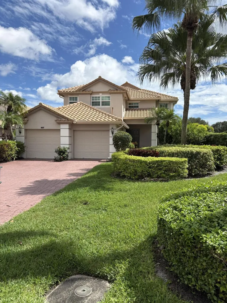 927 Augusta Pointe Drive Palm Beach Gardens FL 33418