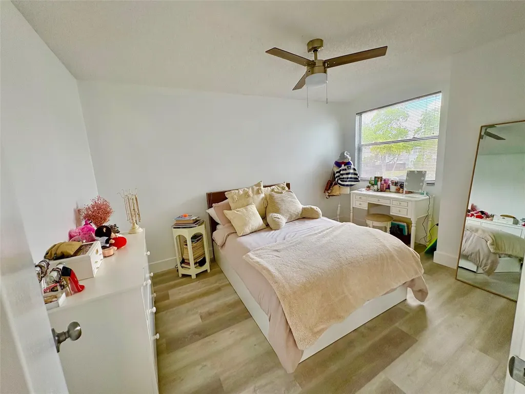 4832 Grapevine Way Davie FL 33331