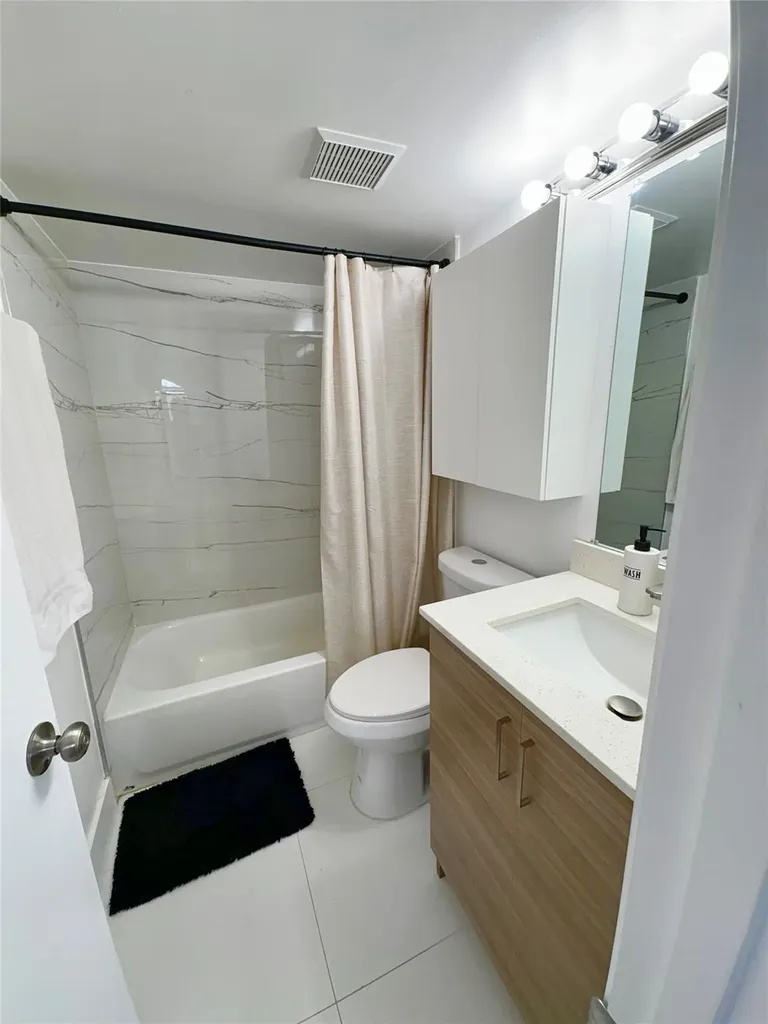 4832 Grapevine Way Davie FL 33331