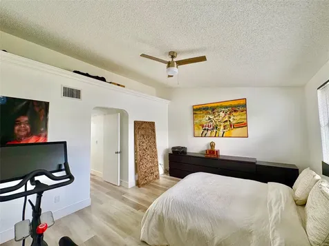 4832 Grapevine Way Davie FL 33331