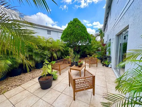 4832 Grapevine Way Davie FL 33331
