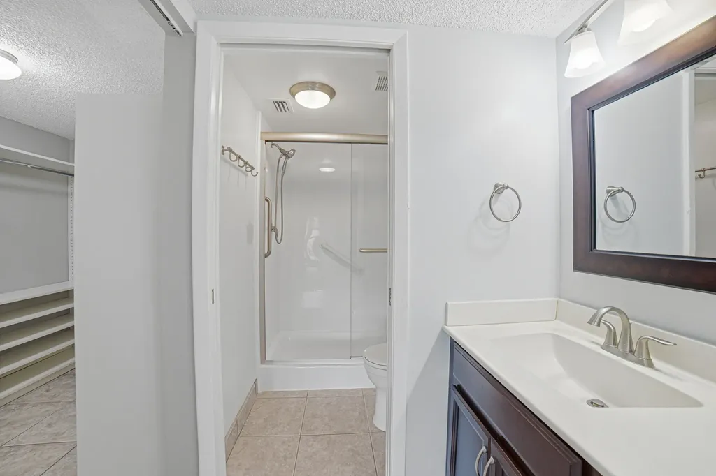 4702 E Lucerne Lakes Boulevard Boulevard E Lake Worth FL 33467