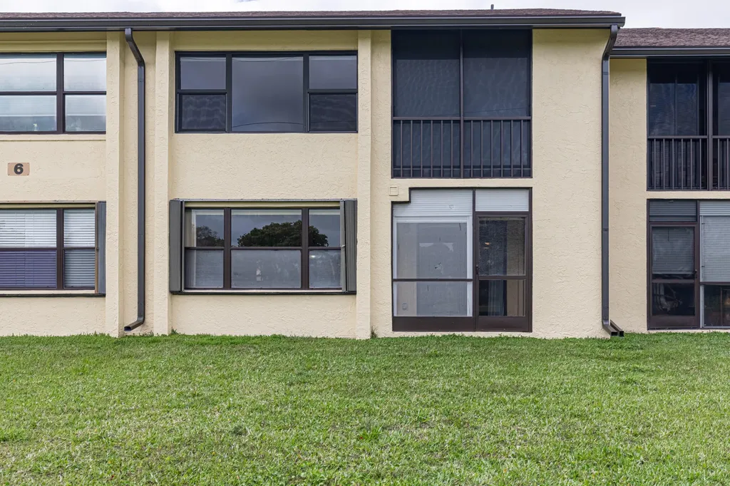4702 E Lucerne Lakes Boulevard Boulevard E Lake Worth FL 33467