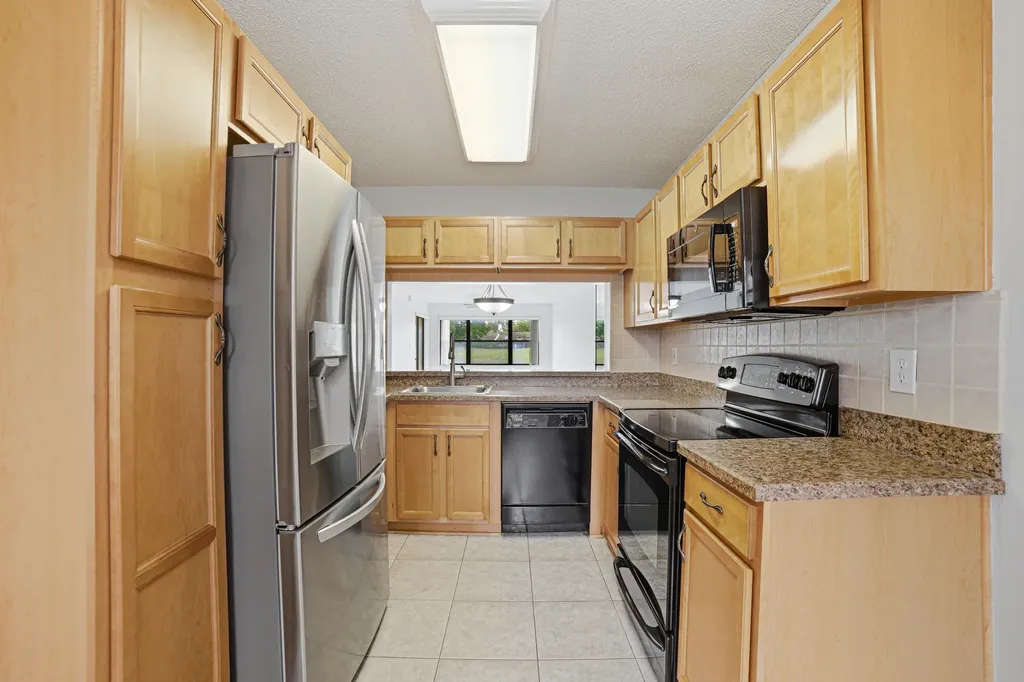4702 E Lucerne Lakes Boulevard Boulevard E Lake Worth FL 33467