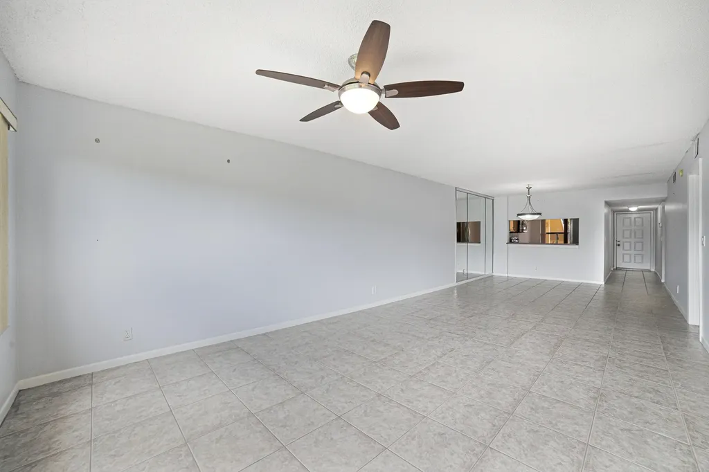 4702 E Lucerne Lakes Boulevard Boulevard E Lake Worth FL 33467