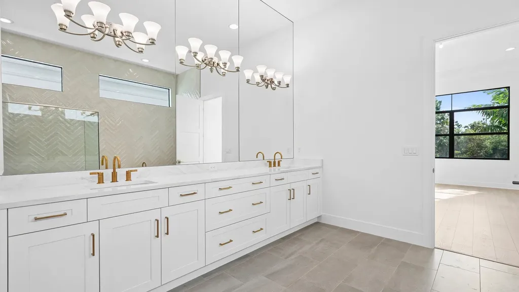 13290 Artisan Circle Palm Beach Gardens FL 33418