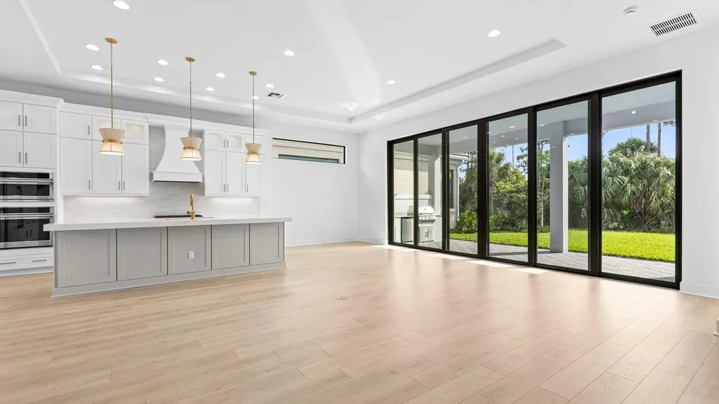 13290 Artisan Circle Palm Beach Gardens FL 33418