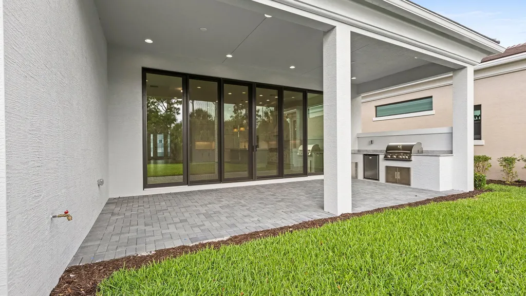 13290 Artisan Circle Palm Beach Gardens FL 33418