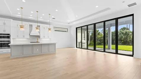 13290 Artisan Circle Palm Beach Gardens FL 33418