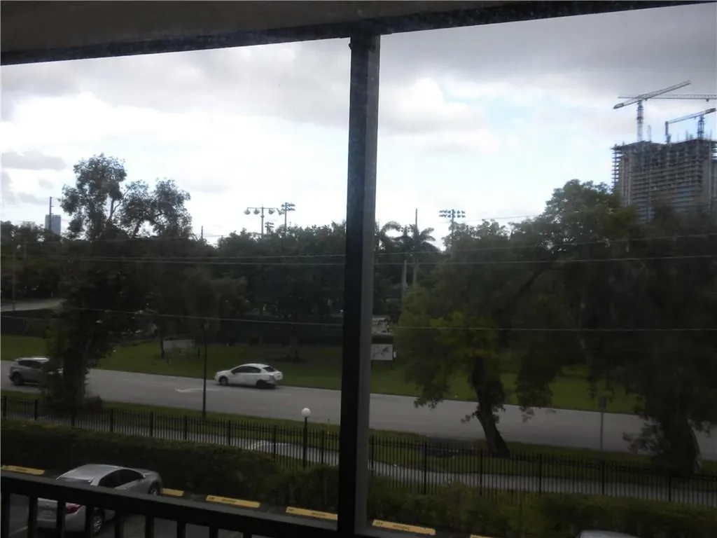 16950 W Dixie Highway North Miami Beach FL 33160