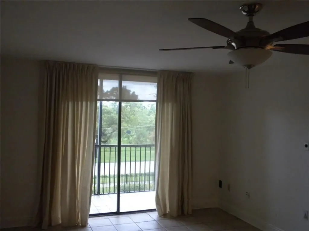 16950 W Dixie Highway North Miami Beach FL 33160