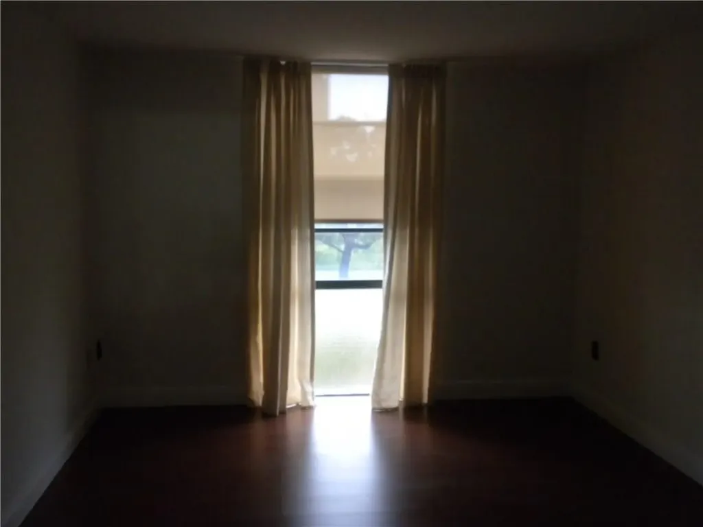16950 W Dixie Highway North Miami Beach FL 33160