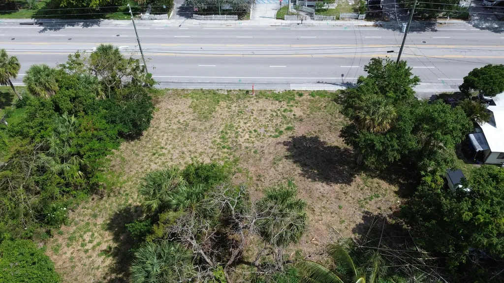2944 Westgate Avenue West Palm Beach FL 33409