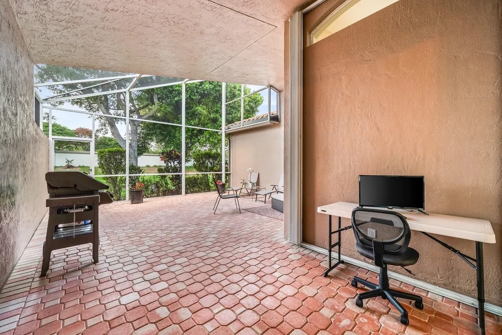 9989 Torino Drive Lake Worth FL 33467