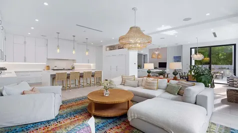 254 NE 4th Street Boca Raton FL 33432