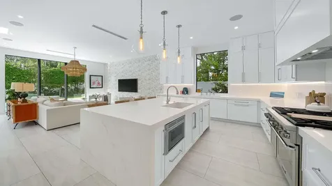 254 NE 4th Street Boca Raton FL 33432
