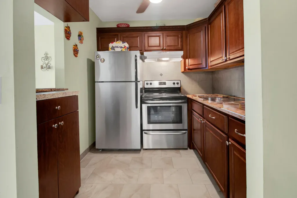 412 Brighton J Boca Raton FL 33434