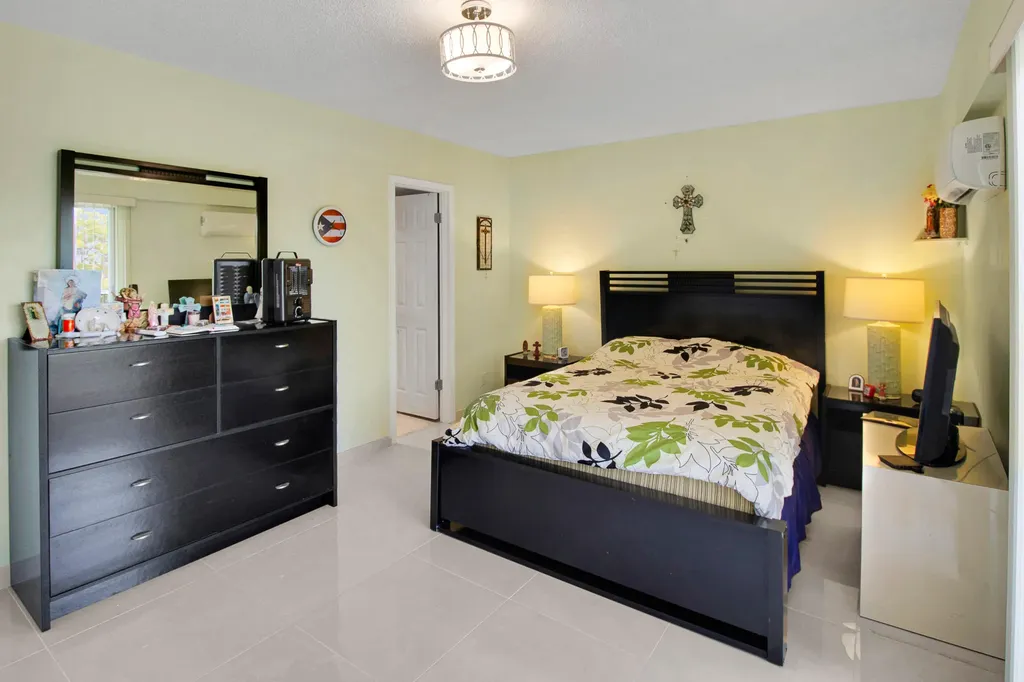 412 Brighton J Boca Raton FL 33434