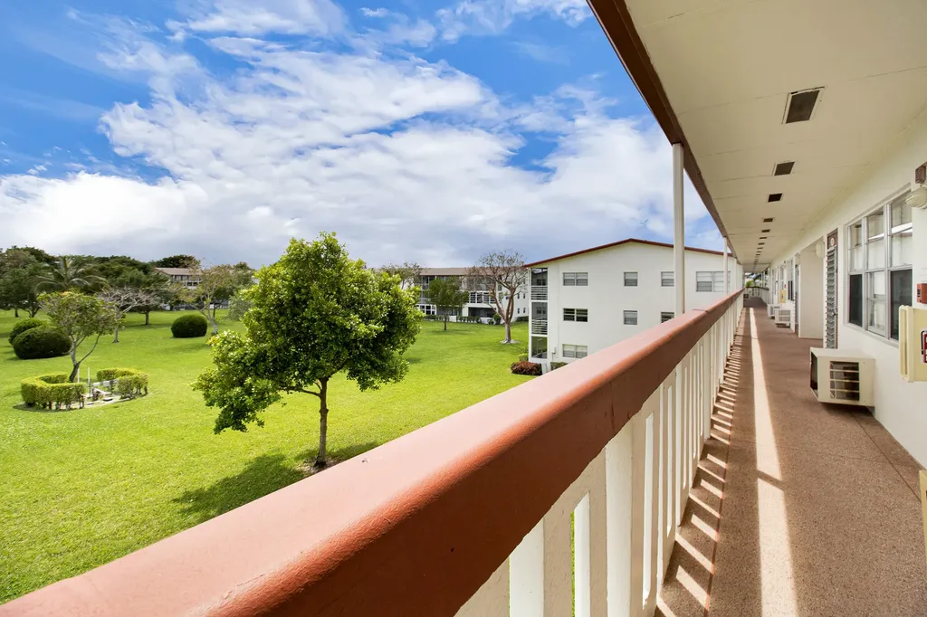 412 Brighton J Boca Raton FL 33434
