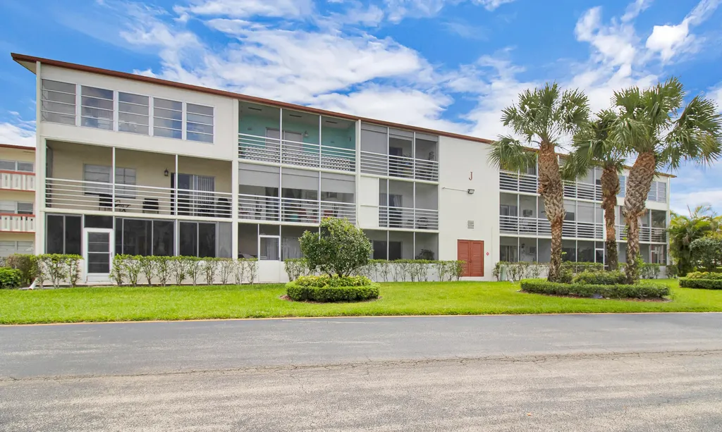412 Brighton J Boca Raton FL 33434