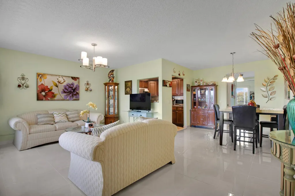 412 Brighton J Boca Raton FL 33434