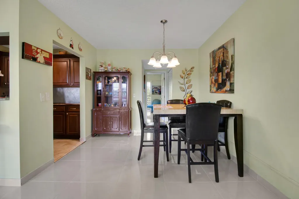 412 Brighton J Boca Raton FL 33434