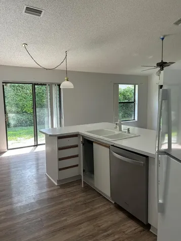 5124 NW 42nd Terrace Coconut Creek FL 33073