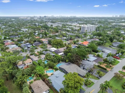 1727 NE 37th Street Oakland Park FL 33334