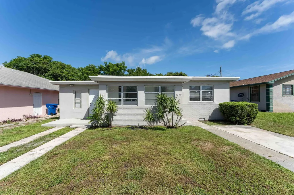 1340 W 33rd Street Riviera Beach FL 33404