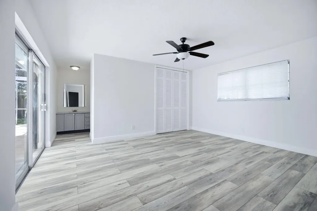 321 E Chaminade Drive Hollywood FL 33021